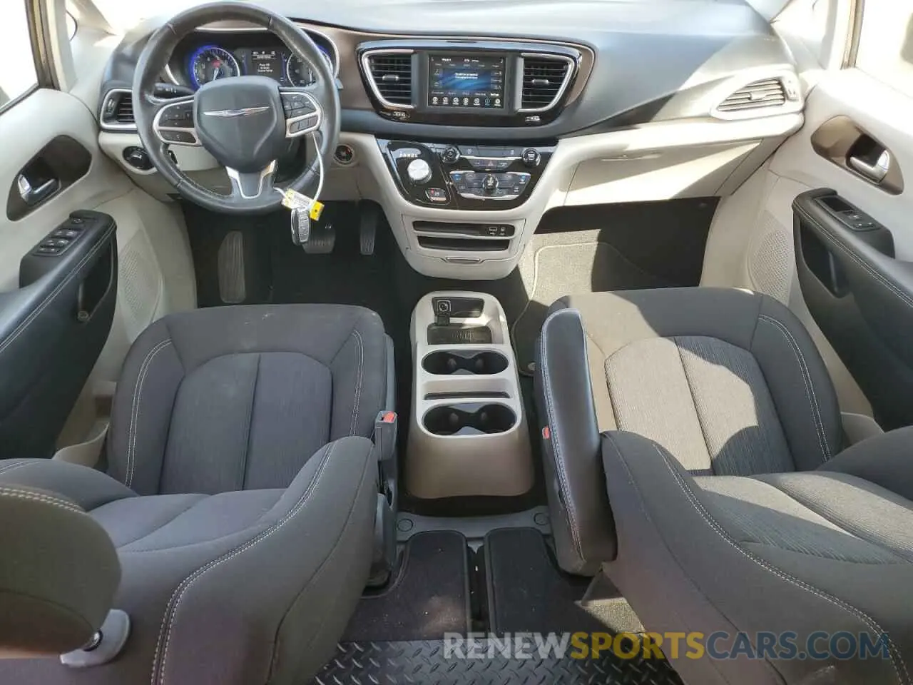 8 fotografías del automóvil dañado 2C4RC1CG5LR223934 CHRYSLER MINIVAN 2020