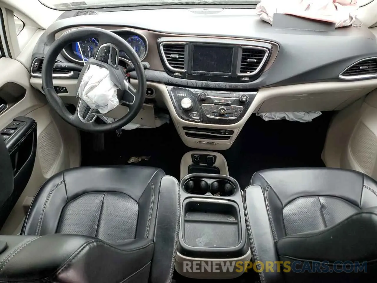 8 fotografías del automóvil dañado 2C4RC1DG2LR172519 CHRYSLER MINIVAN 2020