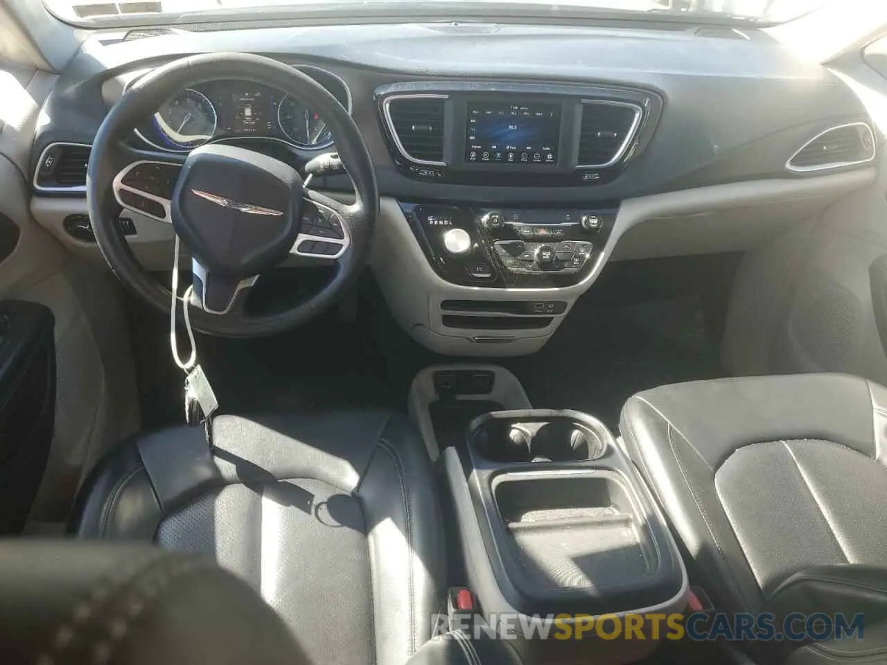 8 fotografías del automóvil dañado 2C4RC1DG3LR148195 CHRYSLER MINIVAN 2020