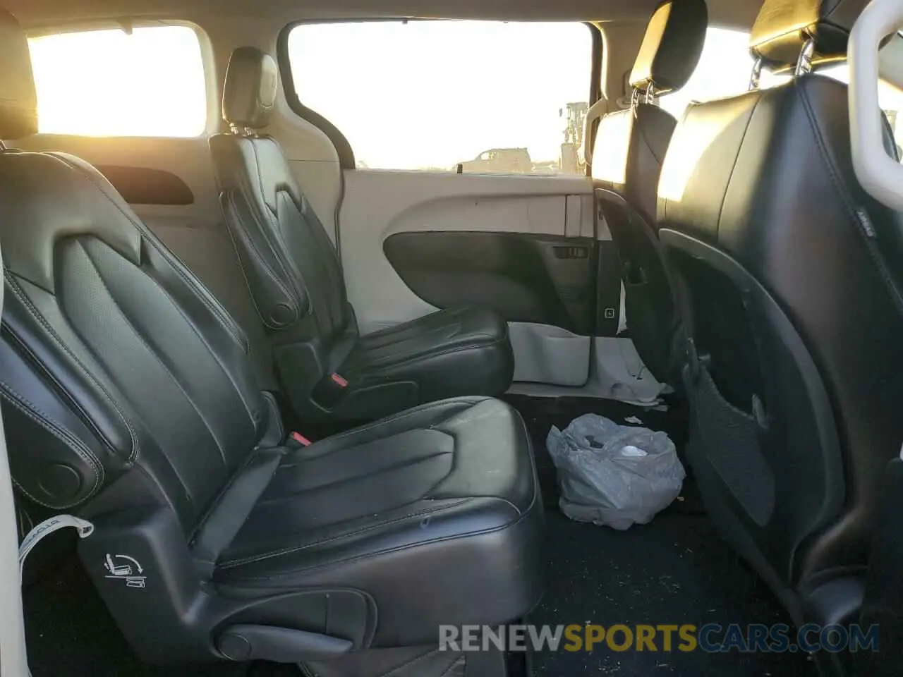 11 fotografías del automóvil dañado 2C4RC1DG5LR113951 CHRYSLER MINIVAN 2020