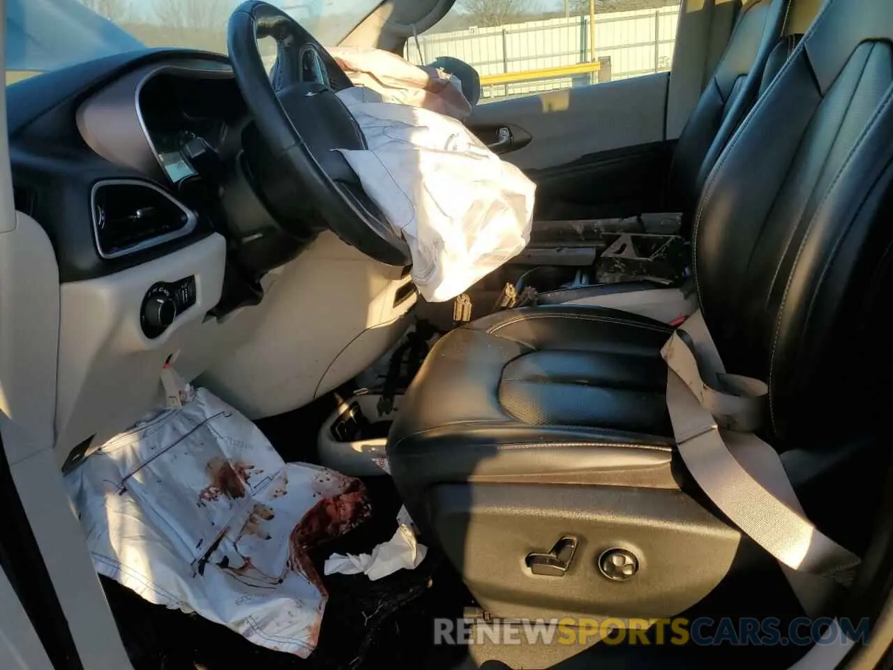 7 fotografías del automóvil dañado 2C4RC1DG5LR113951 CHRYSLER MINIVAN 2020