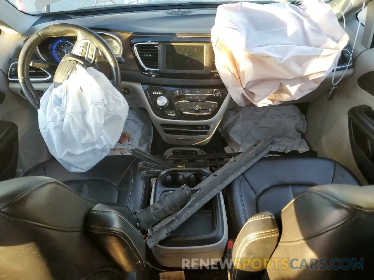 8 fotografías del automóvil dañado 2C4RC1DG5LR113951 CHRYSLER MINIVAN 2020