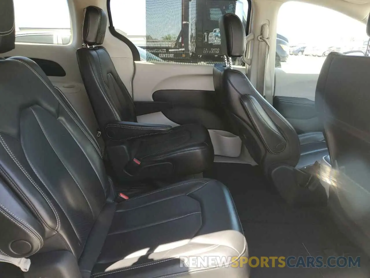 11 fotografías del automóvil dañado 2C4RC1DG5LR261274 CHRYSLER MINIVAN 2020