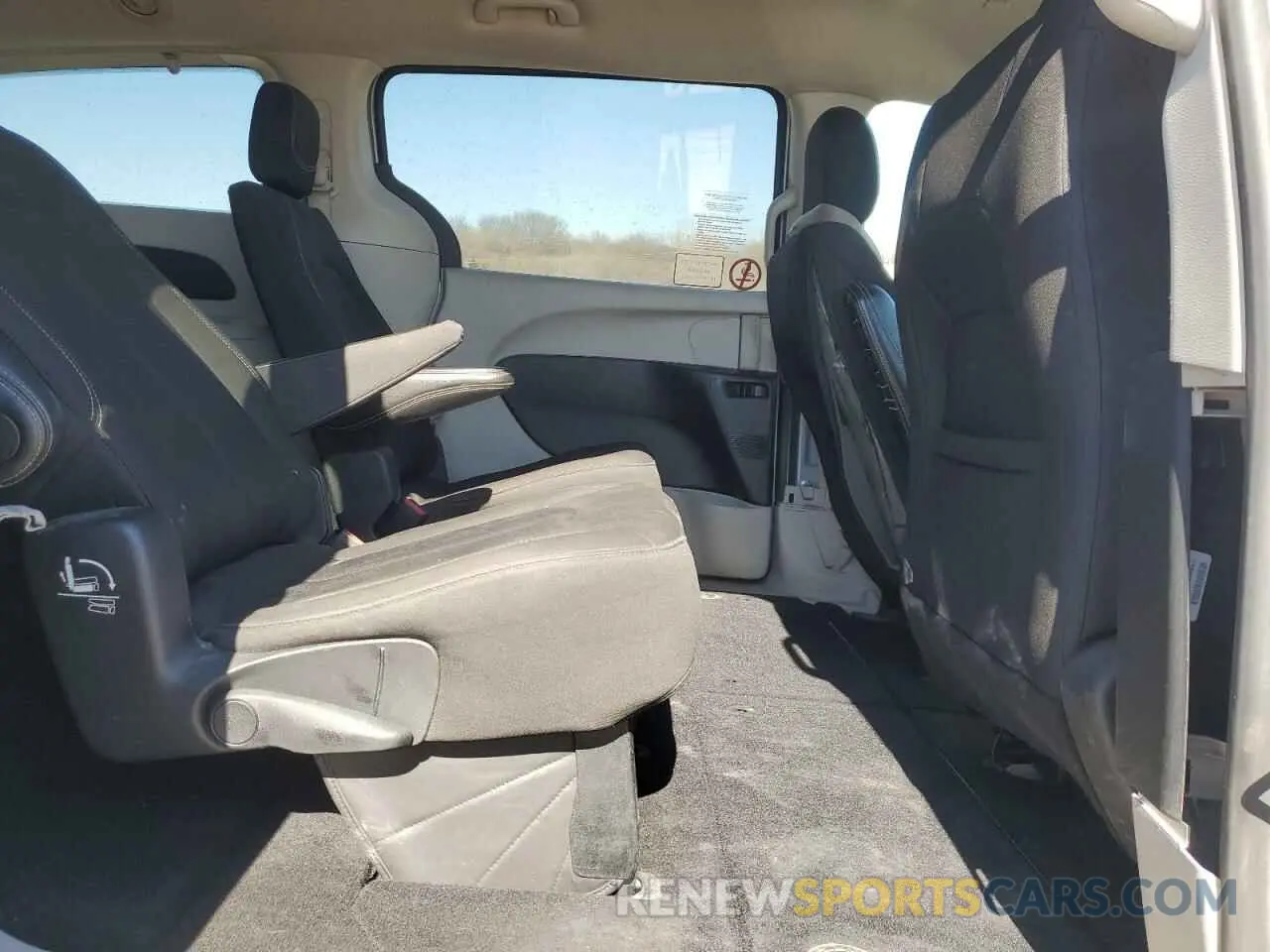 11 fotografías del automóvil dañado 2C4RC1CG1MR580285 CHRYSLER MINIVAN 2021