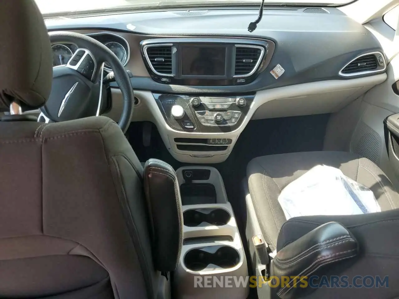 8 fotografías del automóvil dañado 2C4RC1CG6MR580279 CHRYSLER MINIVAN 2021