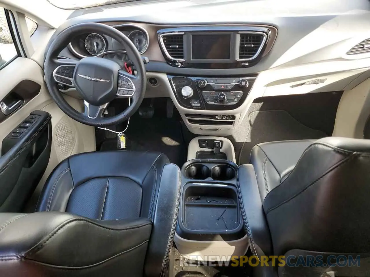 8 fotografías del automóvil dañado 2C4RC1DG0MR506578 CHRYSLER MINIVAN 2021