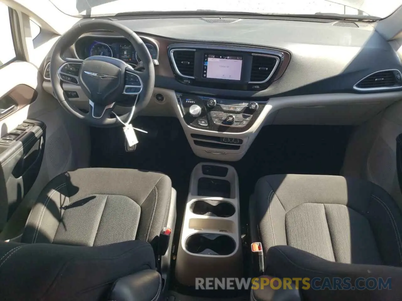 8 fotografías del automóvil dañado 2C4RC1CG2NR235509 CHRYSLER MINIVAN 2022