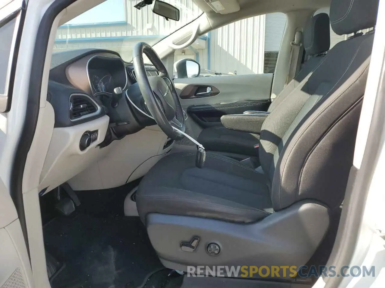 7 fotografías del automóvil dañado 2C4RC1CG3NR120885 CHRYSLER MINIVAN 2022