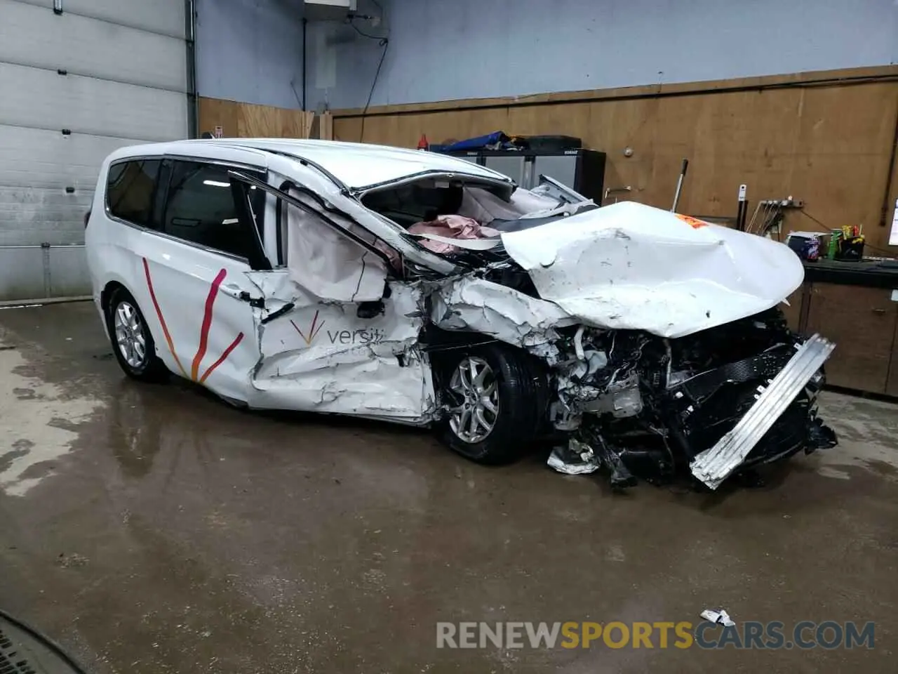 4 fotografías del automóvil dañado 2C4RC1CG7NR104172 CHRYSLER MINIVAN 2022