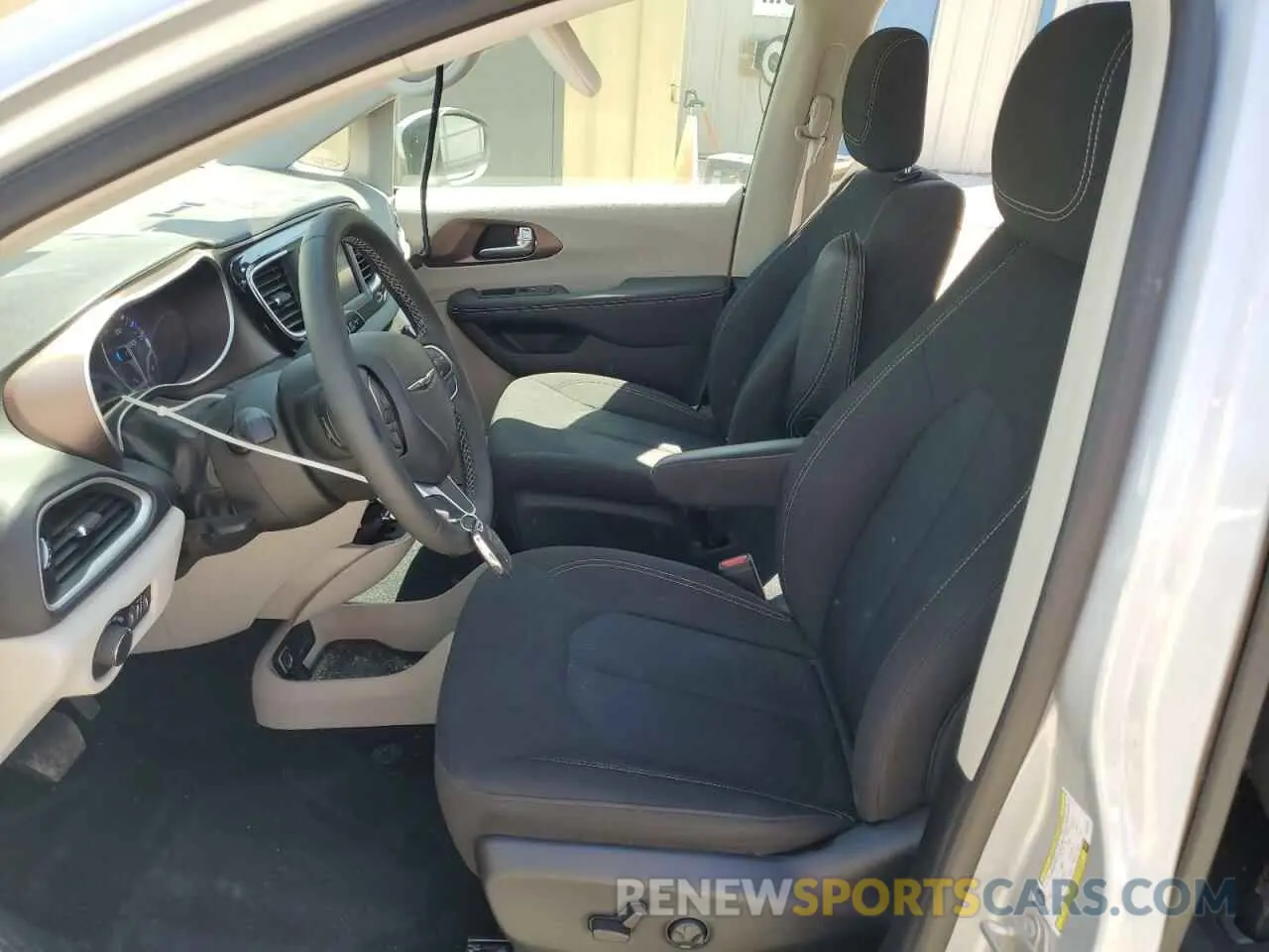 7 fotografías del automóvil dañado 2C4RC1CG9PR554005 CHRYSLER MINIVAN 2023
