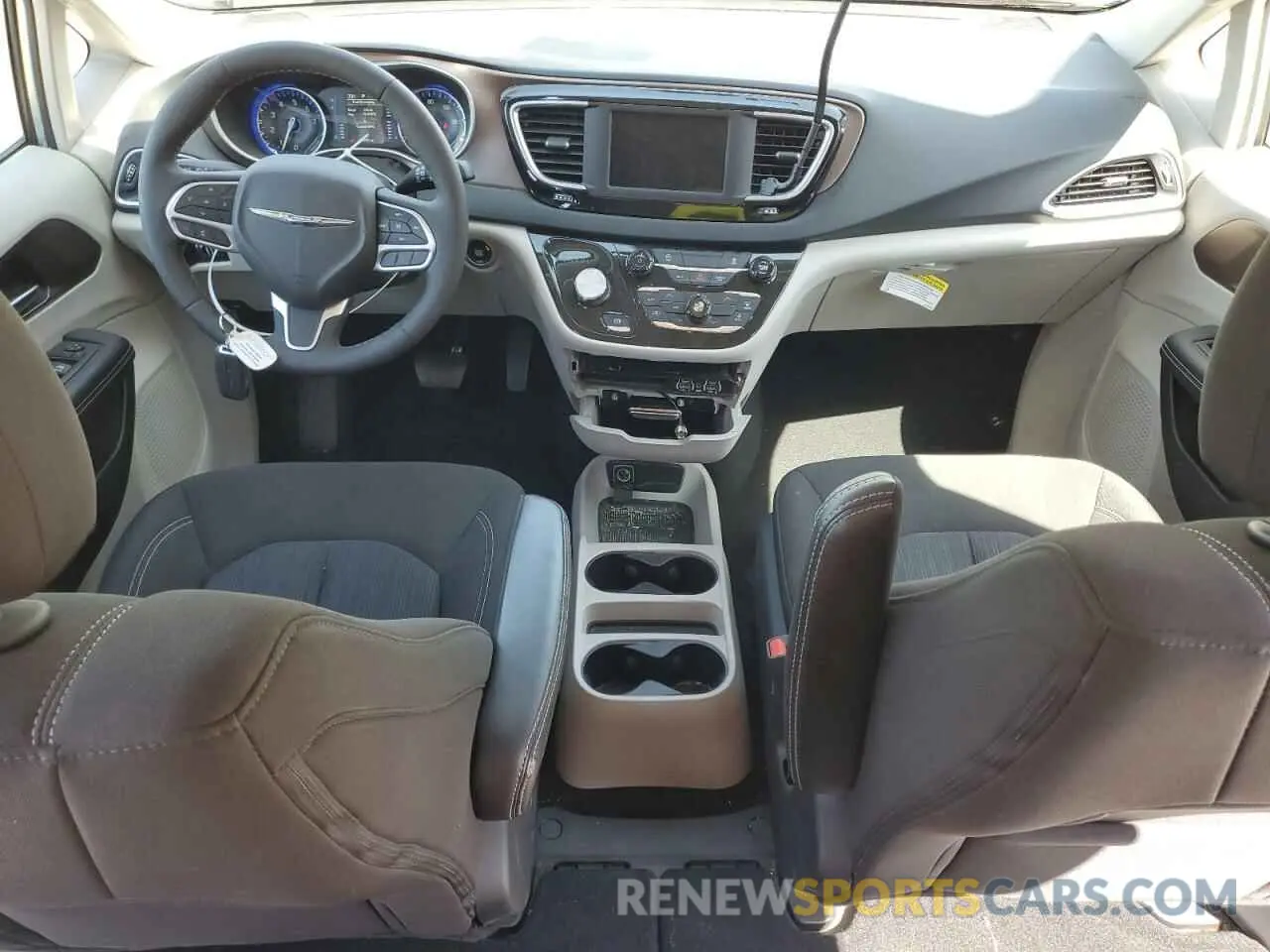 8 fotografías del automóvil dañado 2C4RC1CG9PR554005 CHRYSLER MINIVAN 2023