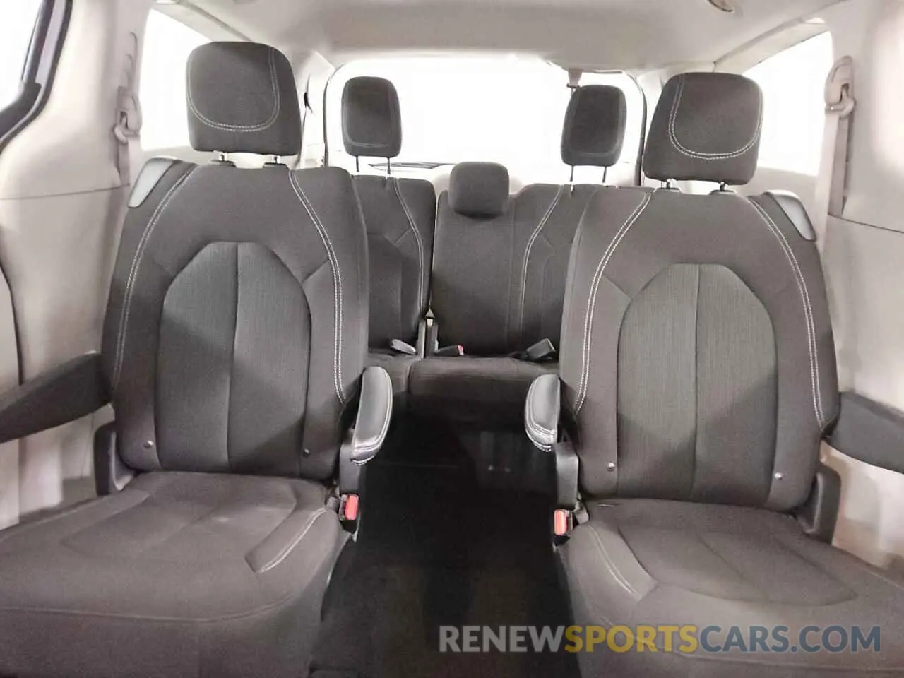 10 fotografías del automóvil dañado 2C4RC1CG9PR608144 CHRYSLER MINIVAN 2023