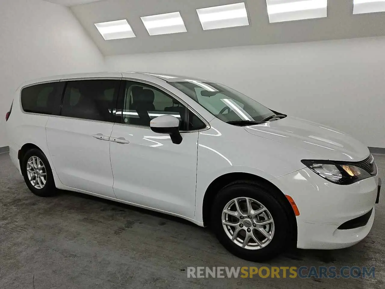 4 fotografías del automóvil dañado 2C4RC1CG9PR608144 CHRYSLER MINIVAN 2023