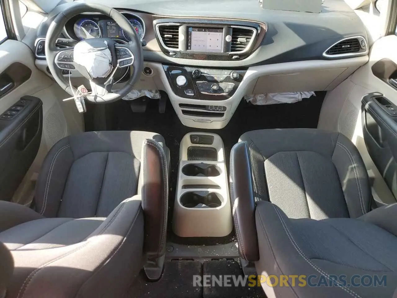 8 fotografías del automóvil dañado 2C4RC1CGXPR566275 CHRYSLER MINIVAN 2023