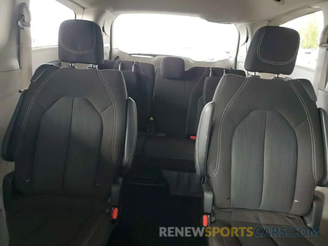 10 fotografías del automóvil dañado 2C4RC1CGXPR601803 CHRYSLER MINIVAN 2023