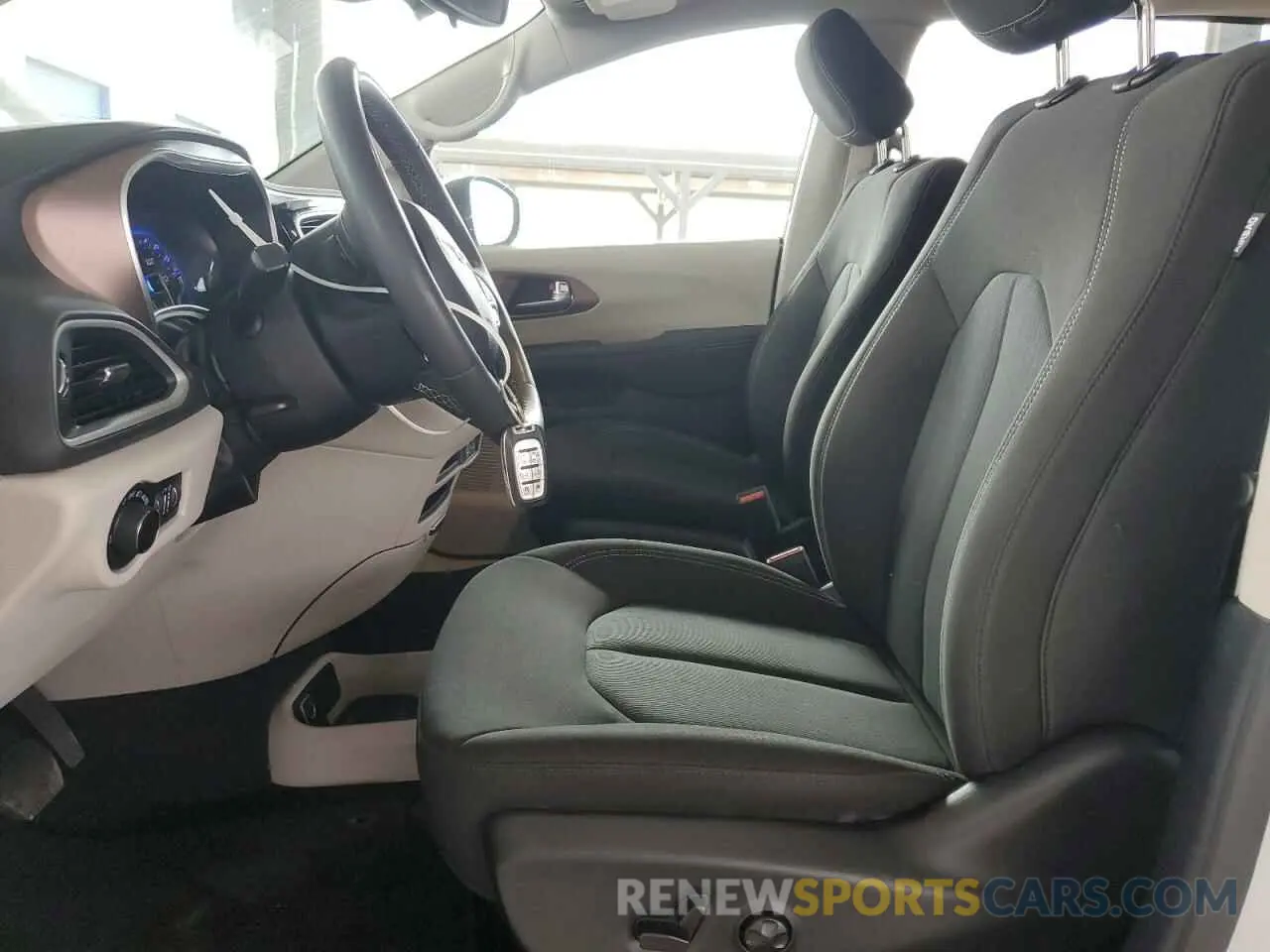 7 fotografías del automóvil dañado 2C4RC1CGXPR601803 CHRYSLER MINIVAN 2023