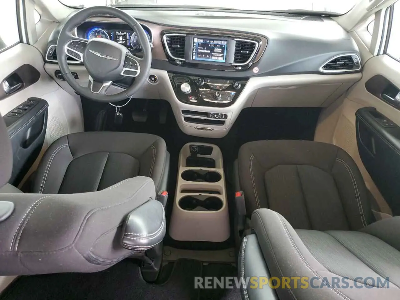 8 fotografías del automóvil dañado 2C4RC1CGXPR601803 CHRYSLER MINIVAN 2023