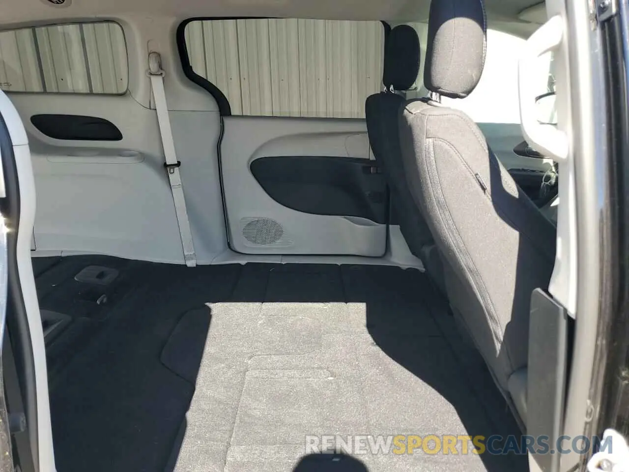 11 fotografías del automóvil dañado 2C4RC1CGXRR128875 CHRYSLER MINIVAN 2024