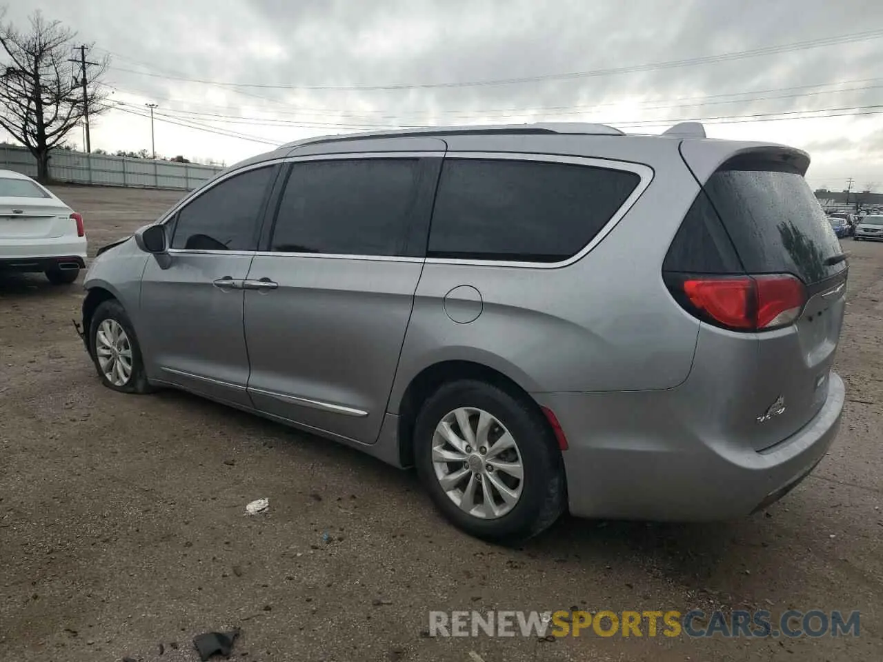 2 fotografías del automóvil dañado 2C4RC1BG0KR560169 CHRYSLER PACIFICA 2019