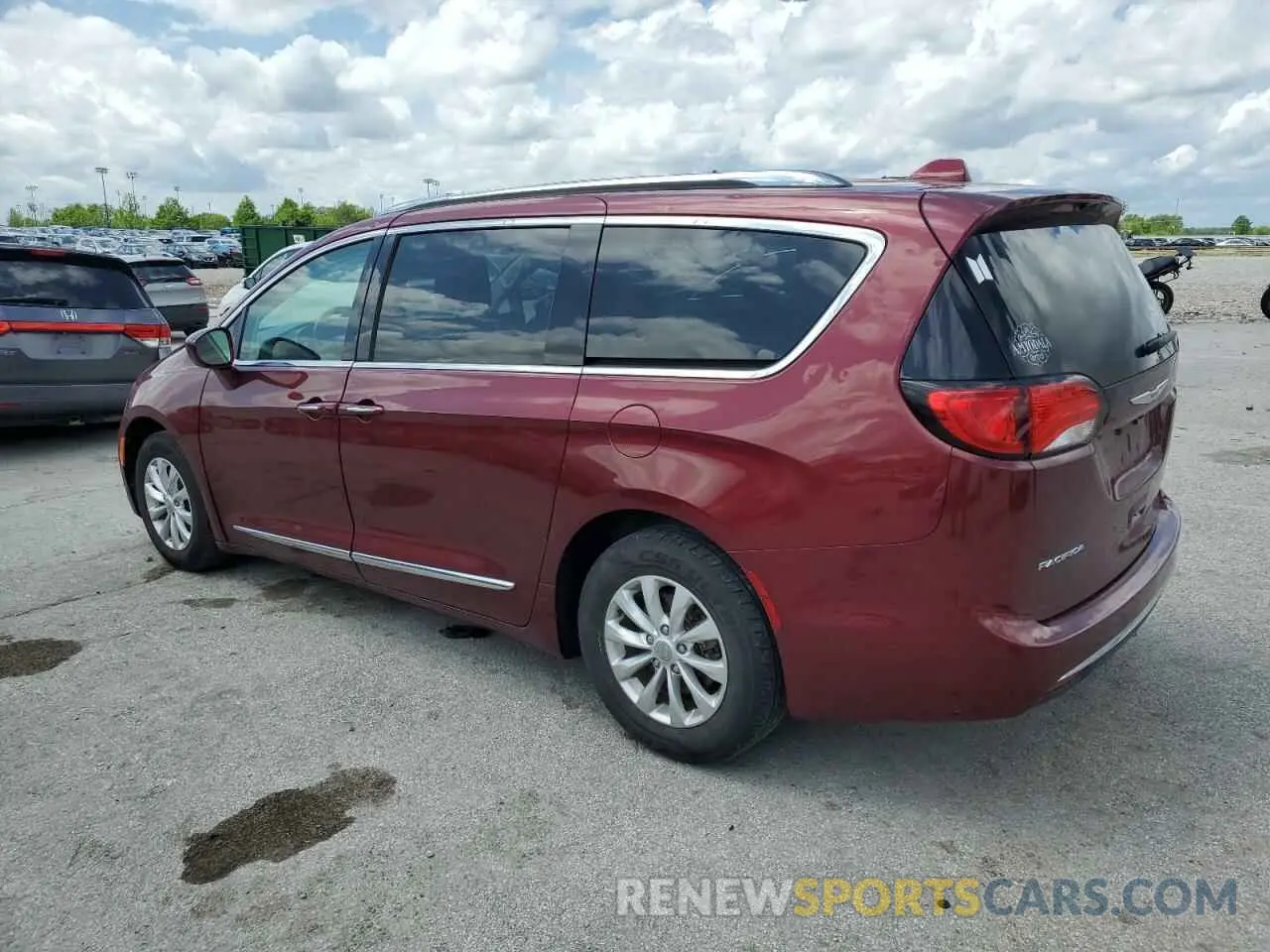 2 fotografías del automóvil dañado 2C4RC1BG0KR560947 CHRYSLER PACIFICA 2019