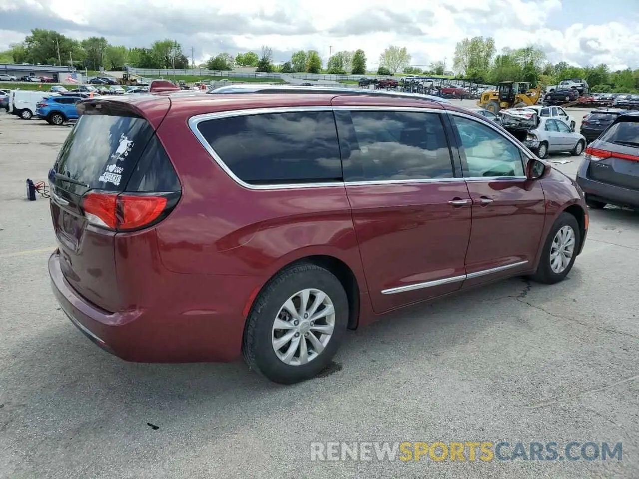 3 fotografías del automóvil dañado 2C4RC1BG0KR560947 CHRYSLER PACIFICA 2019