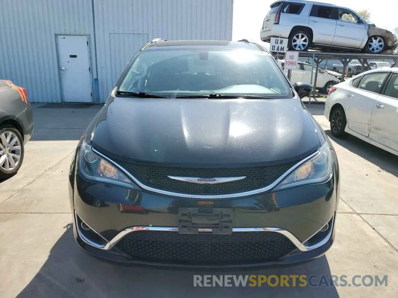 5 fotografías del automóvil dañado 2C4RC1BG0KR651135 CHRYSLER PACIFICA 2019