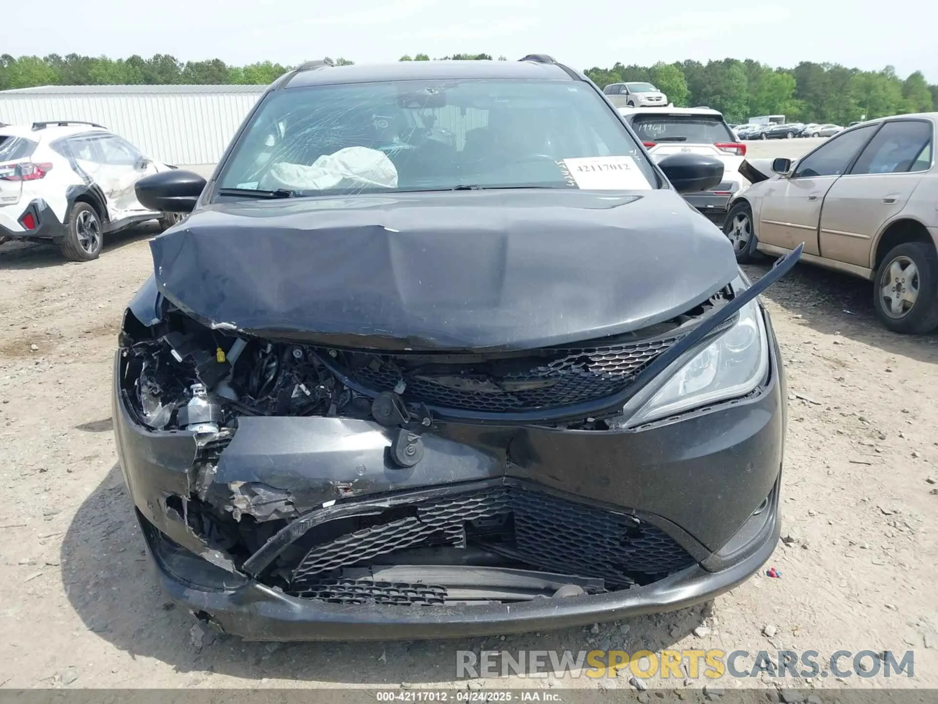 12 fotografías del automóvil dañado 2C4RC1BG0KR714914 CHRYSLER PACIFICA 2019