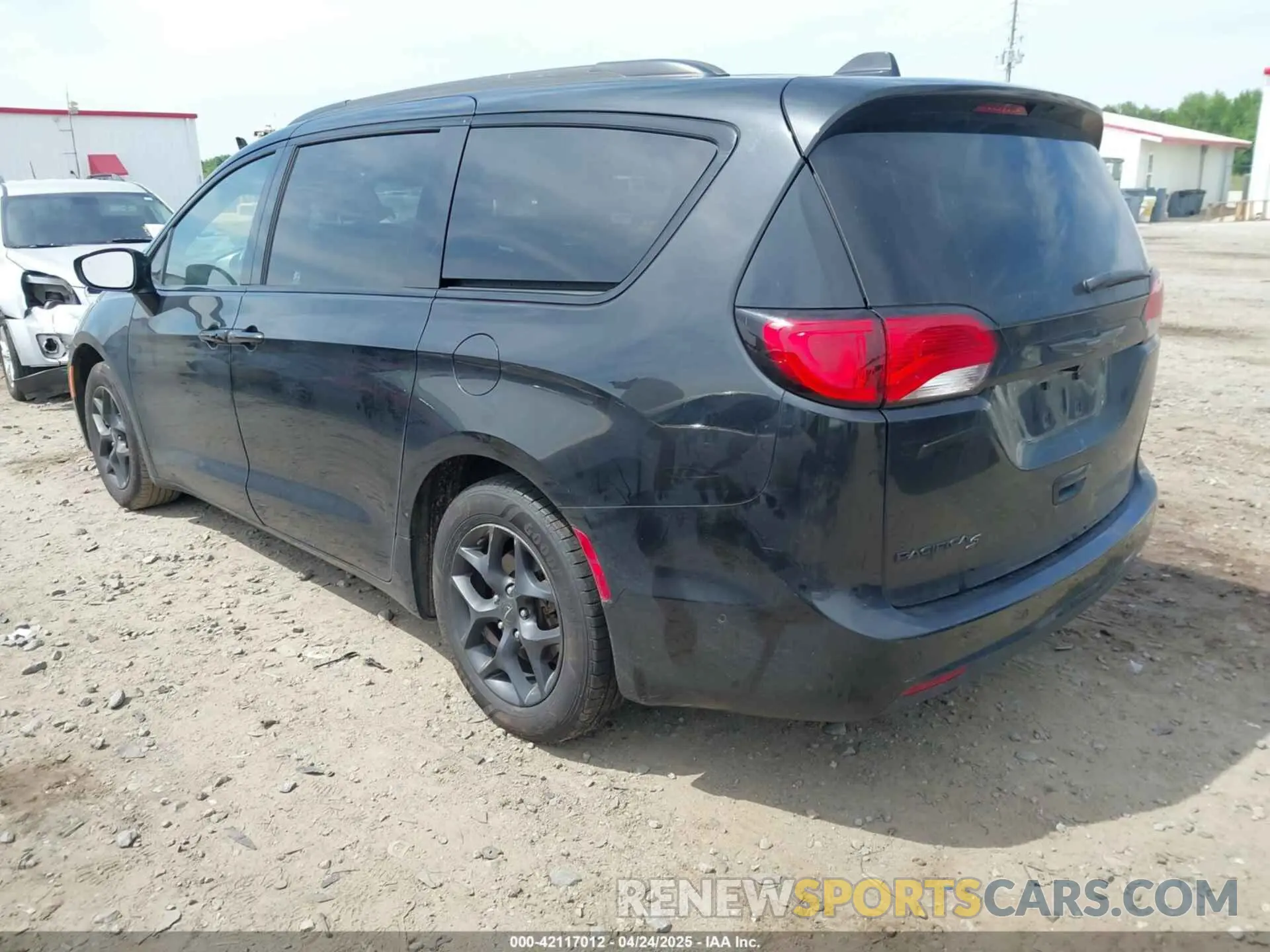 3 fotografías del automóvil dañado 2C4RC1BG0KR714914 CHRYSLER PACIFICA 2019