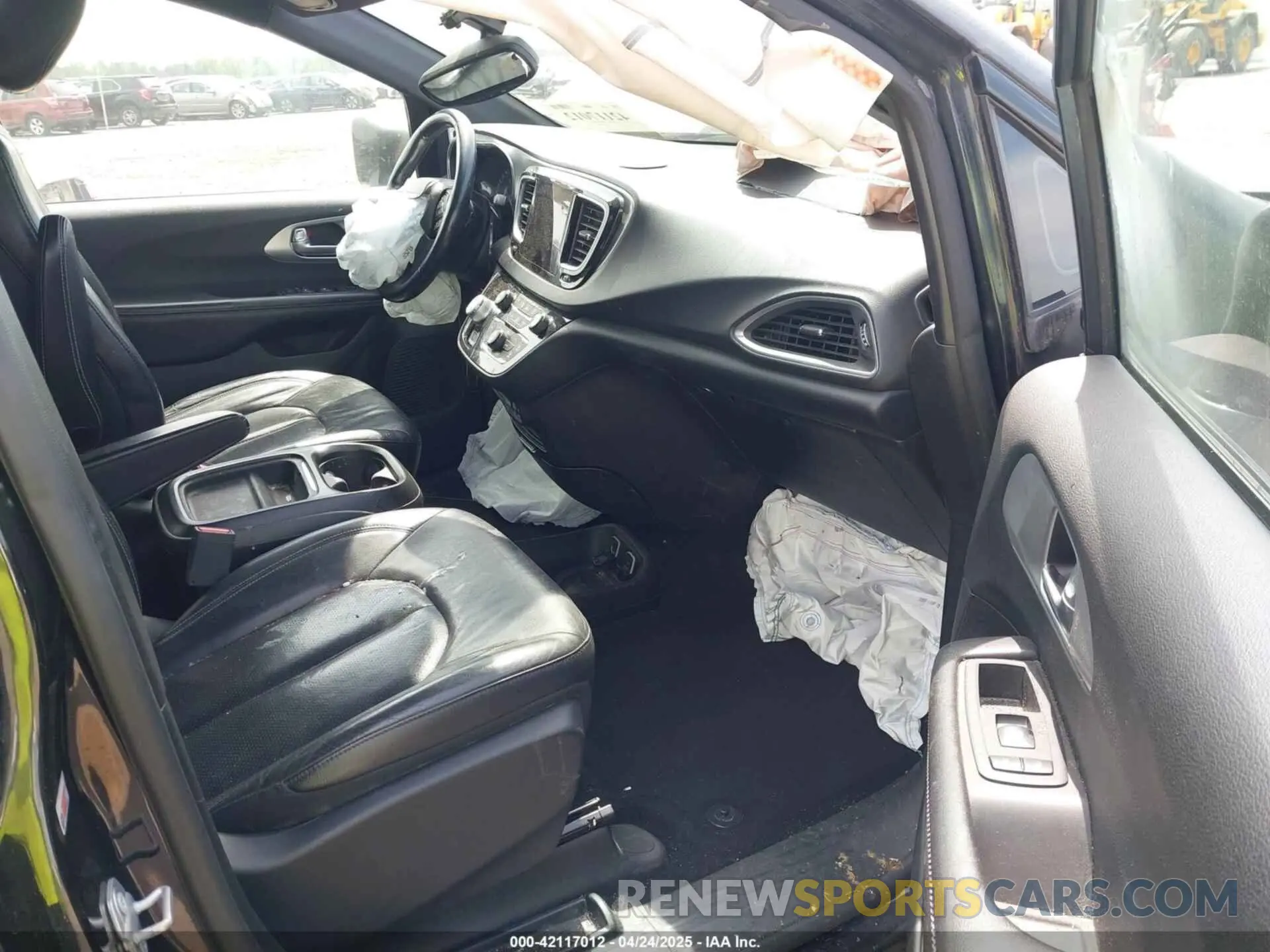 5 fotografías del automóvil dañado 2C4RC1BG0KR714914 CHRYSLER PACIFICA 2019