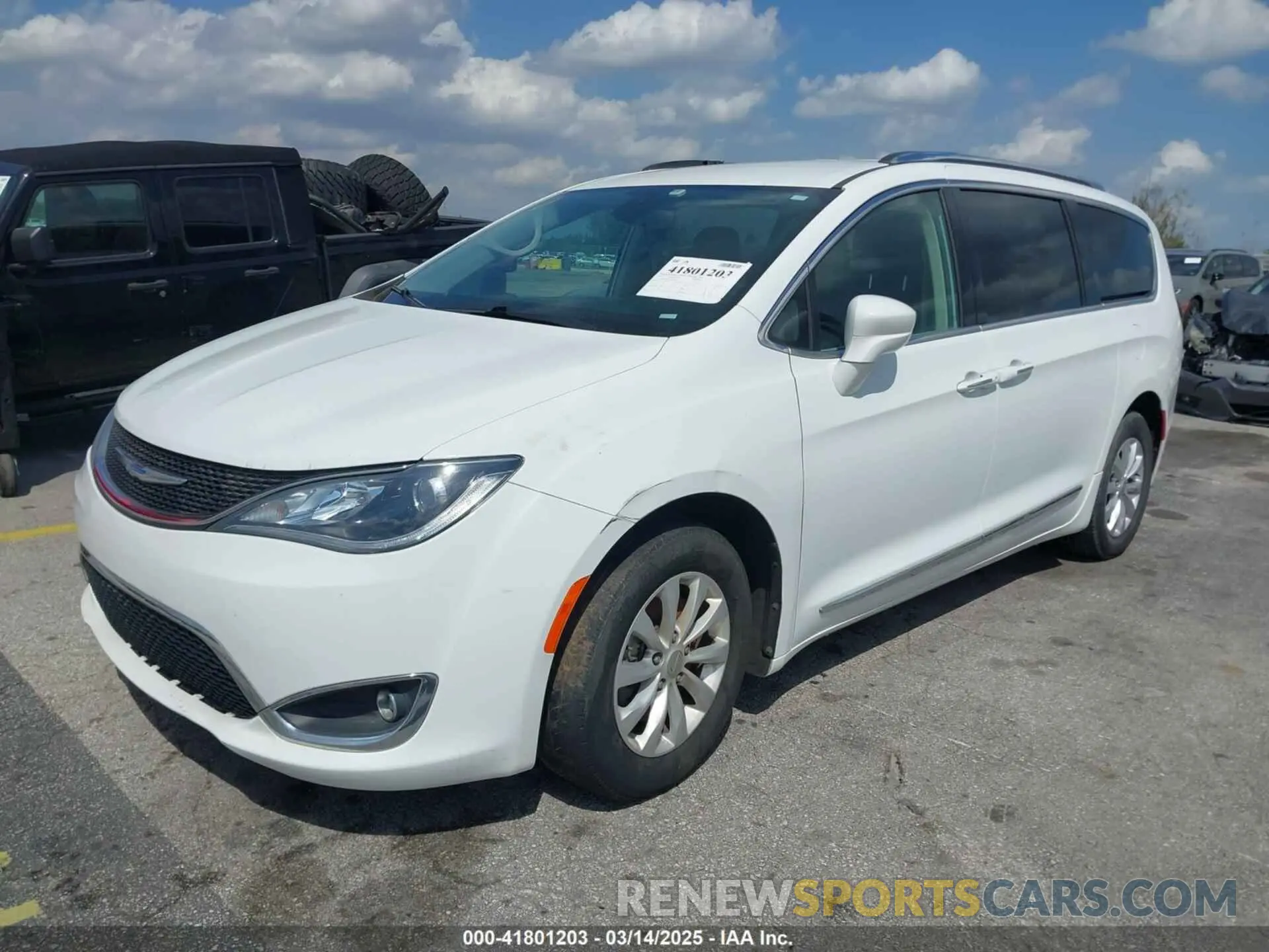 2 fotografías del automóvil dañado 2C4RC1BG1KR539668 CHRYSLER PACIFICA 2019