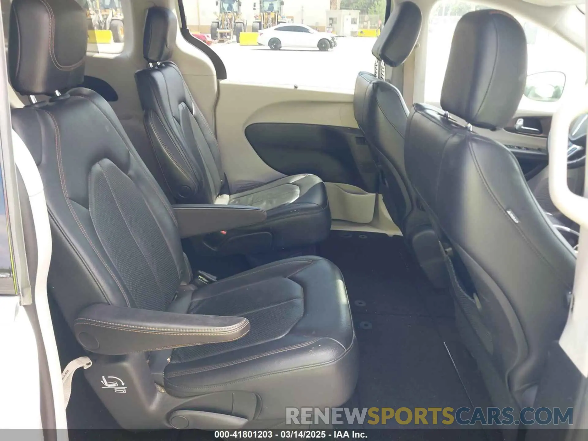 8 fotografías del automóvil dañado 2C4RC1BG1KR539668 CHRYSLER PACIFICA 2019
