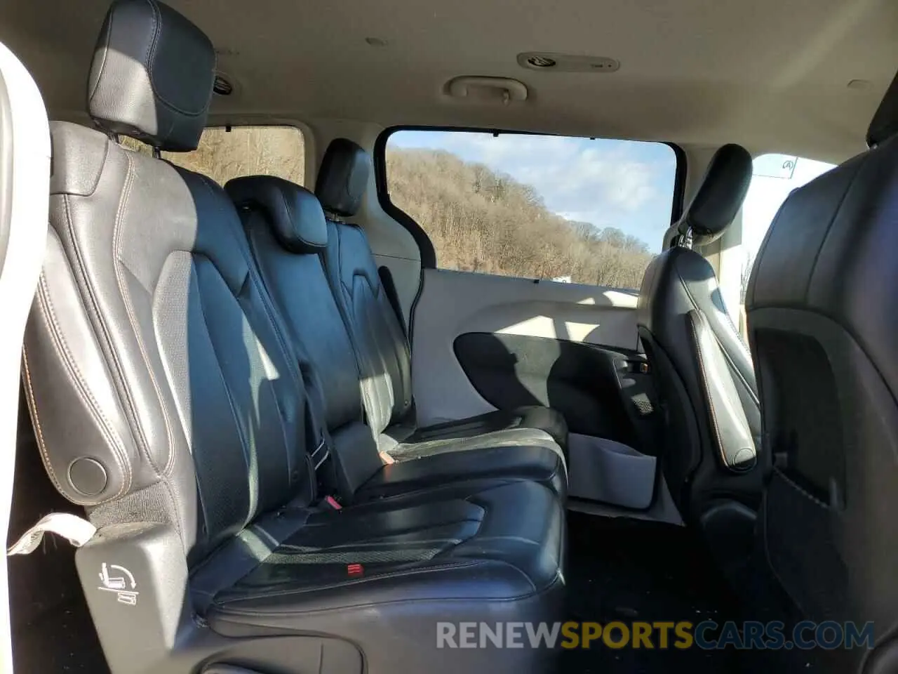 11 fotografías del automóvil dañado 2C4RC1BG1KR555384 CHRYSLER PACIFICA 2019