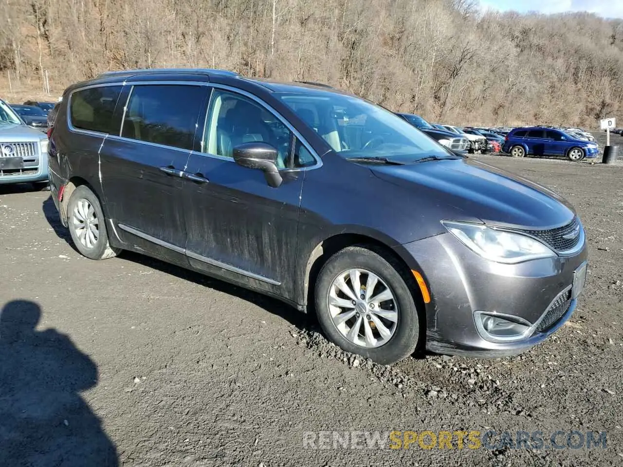 4 fotografías del automóvil dañado 2C4RC1BG1KR555384 CHRYSLER PACIFICA 2019