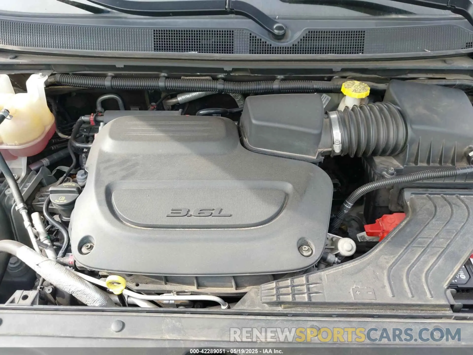 10 fotografías del automóvil dañado 2C4RC1BG1KR625031 CHRYSLER PACIFICA 2019