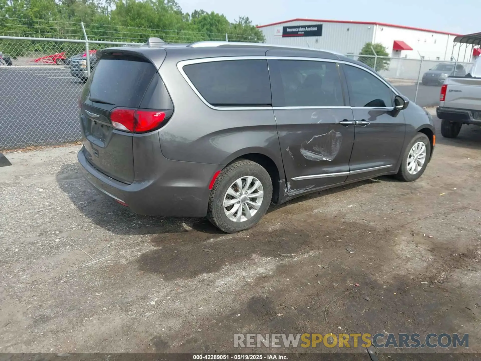 4 fotografías del automóvil dañado 2C4RC1BG1KR625031 CHRYSLER PACIFICA 2019