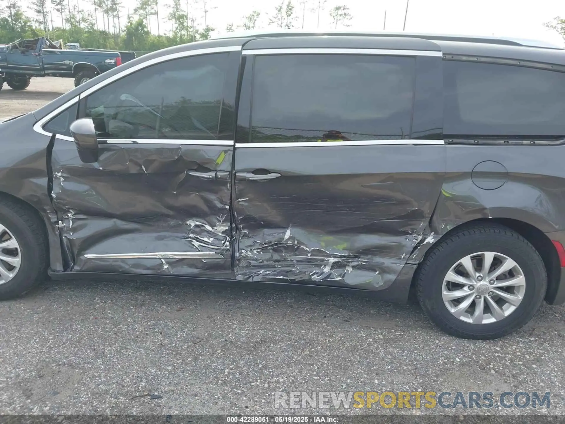 6 fotografías del automóvil dañado 2C4RC1BG1KR625031 CHRYSLER PACIFICA 2019