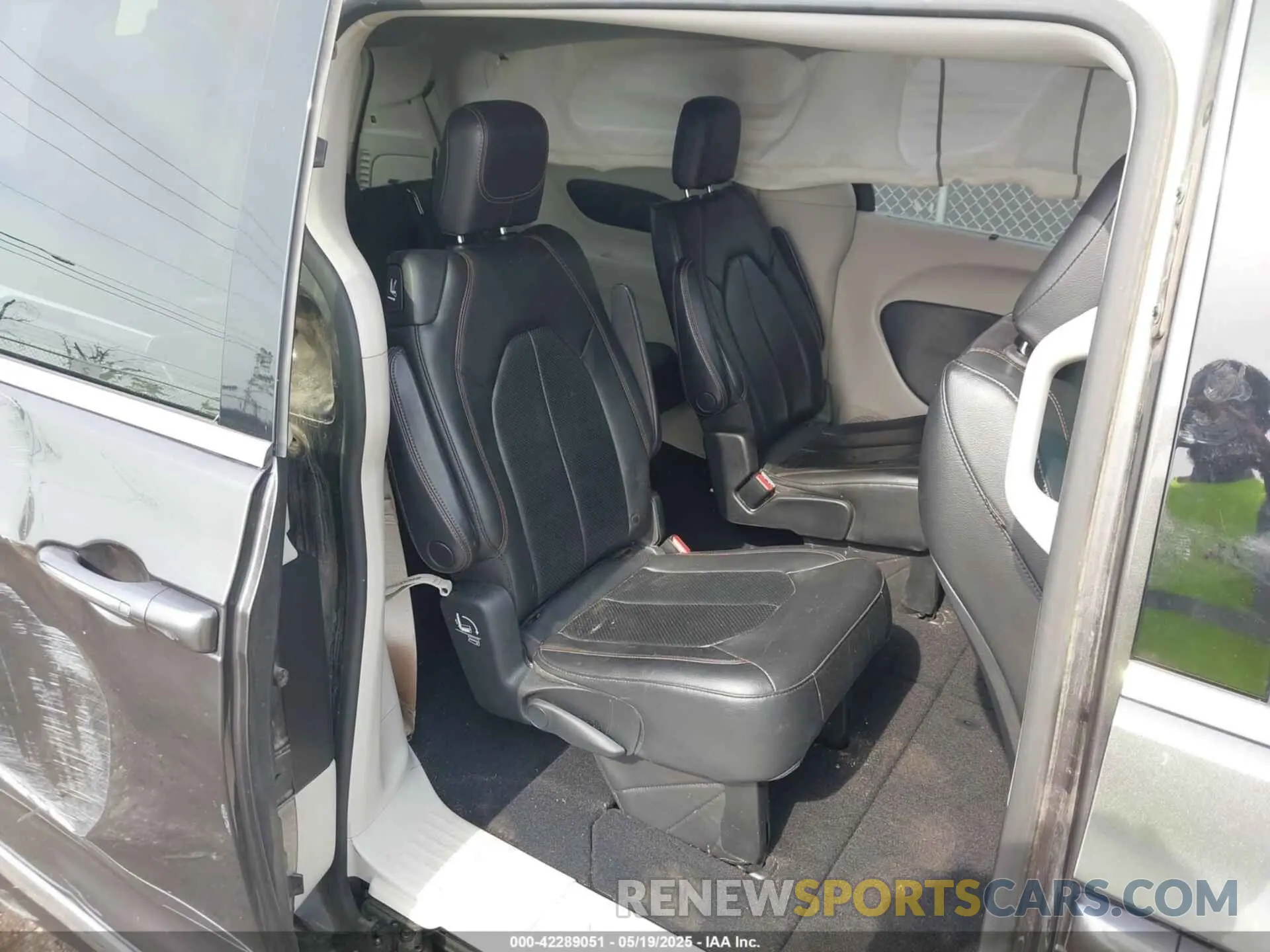 8 fotografías del automóvil dañado 2C4RC1BG1KR625031 CHRYSLER PACIFICA 2019