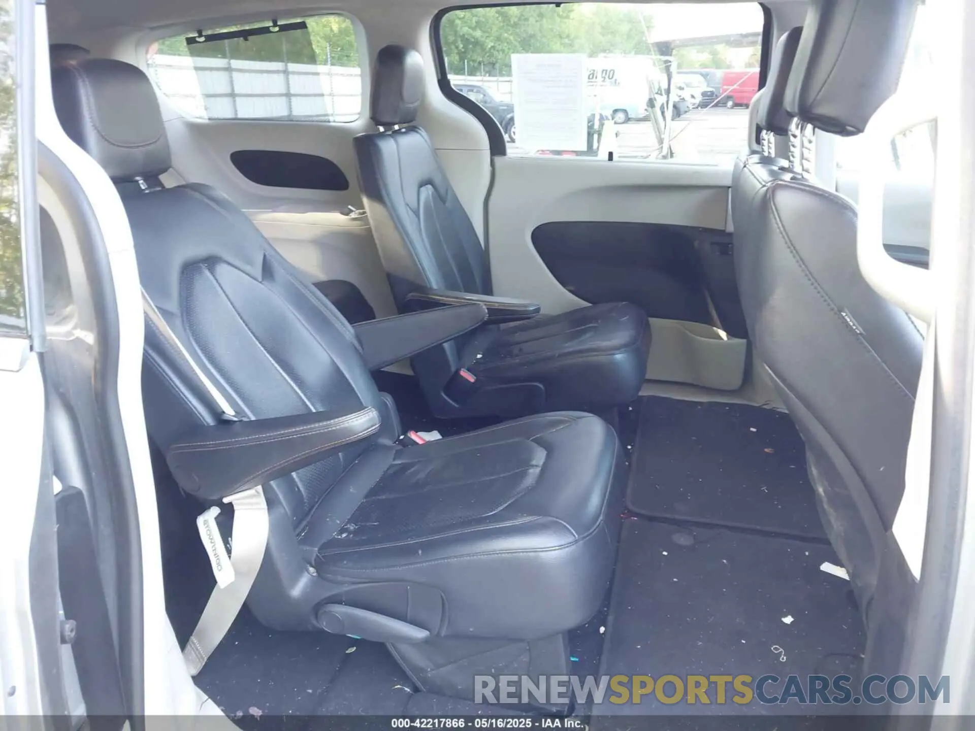 8 fotografías del automóvil dañado 2C4RC1BG1KR665917 CHRYSLER PACIFICA 2019