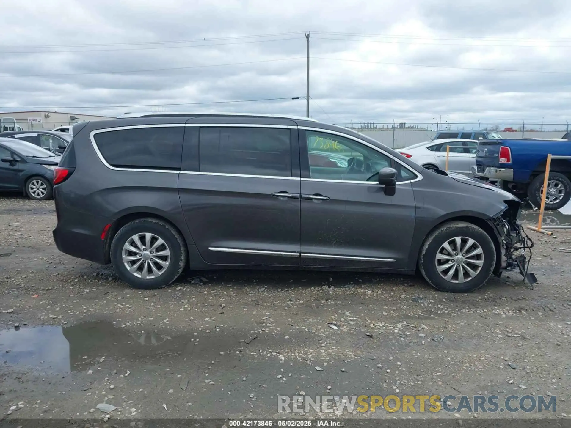 14 fotografías del automóvil dañado 2C4RC1BG1KR715411 CHRYSLER PACIFICA 2019