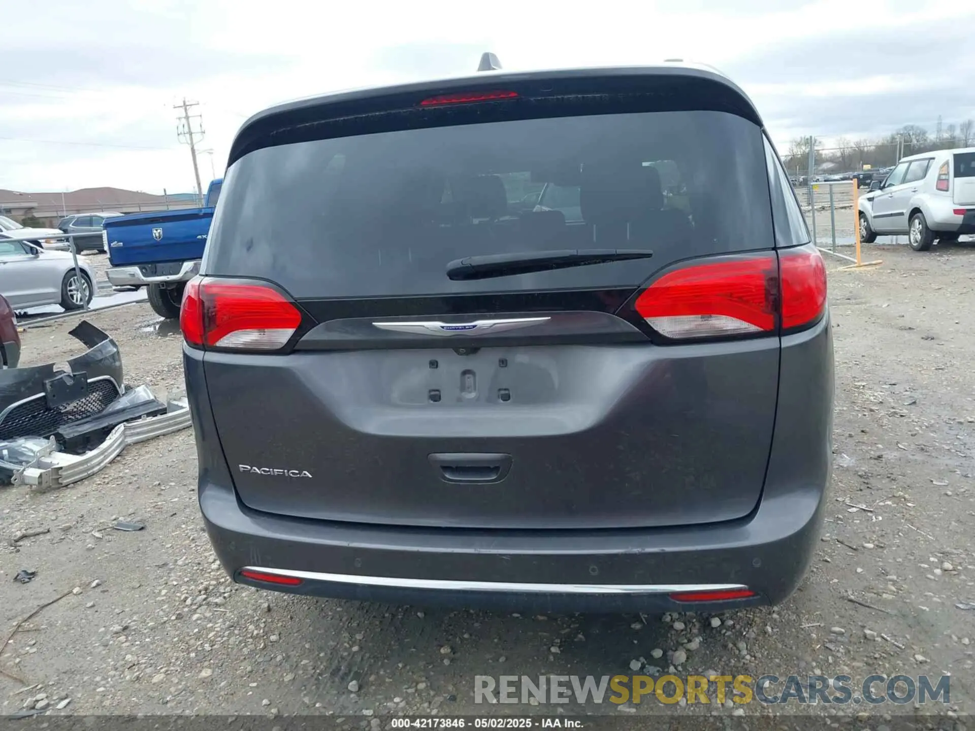 17 fotografías del automóvil dañado 2C4RC1BG1KR715411 CHRYSLER PACIFICA 2019
