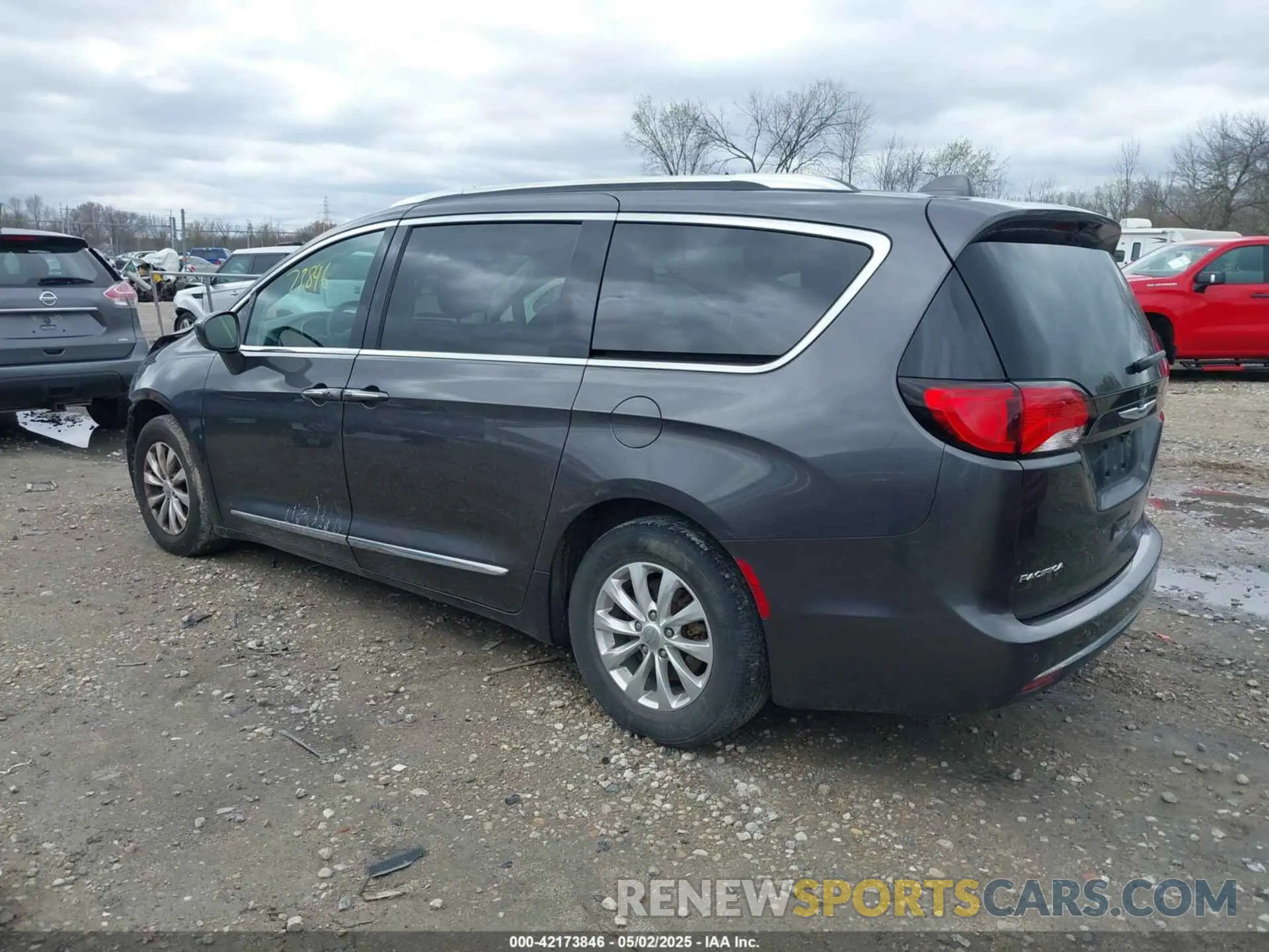 3 fotografías del automóvil dañado 2C4RC1BG1KR715411 CHRYSLER PACIFICA 2019