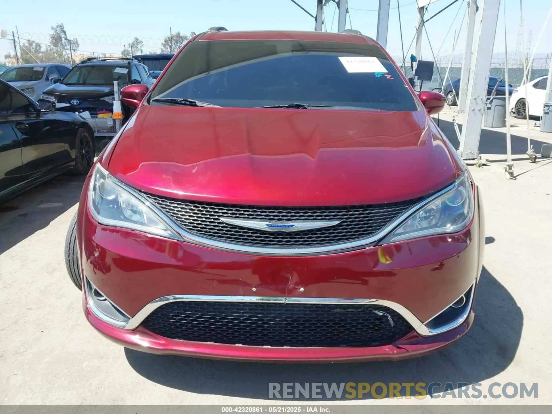 12 fotografías del automóvil dañado 2C4RC1BG2KR554891 CHRYSLER PACIFICA 2019