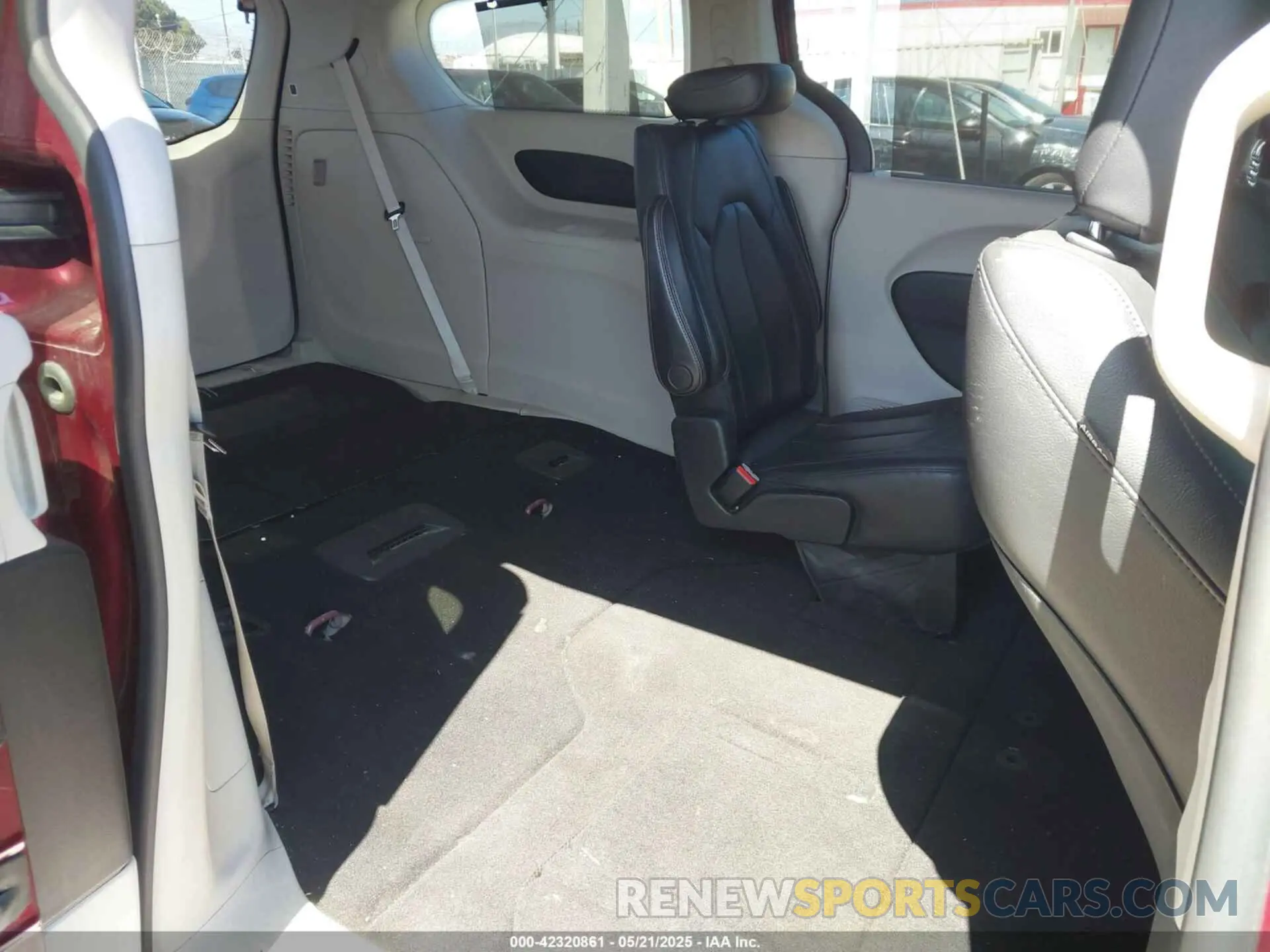 8 fotografías del automóvil dañado 2C4RC1BG2KR554891 CHRYSLER PACIFICA 2019