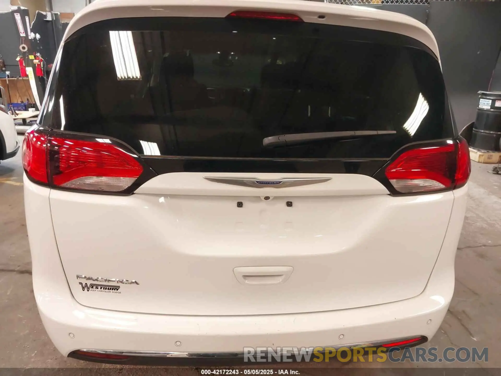 17 fotografías del automóvil dañado 2C4RC1BG2KR577524 CHRYSLER PACIFICA 2019