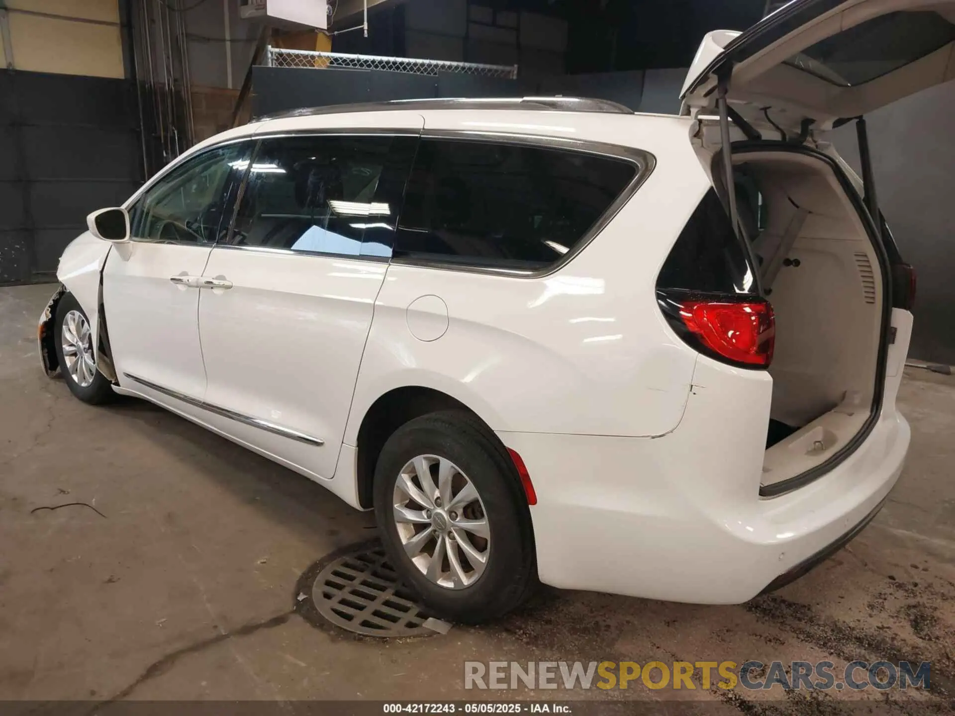 3 fotografías del automóvil dañado 2C4RC1BG2KR577524 CHRYSLER PACIFICA 2019