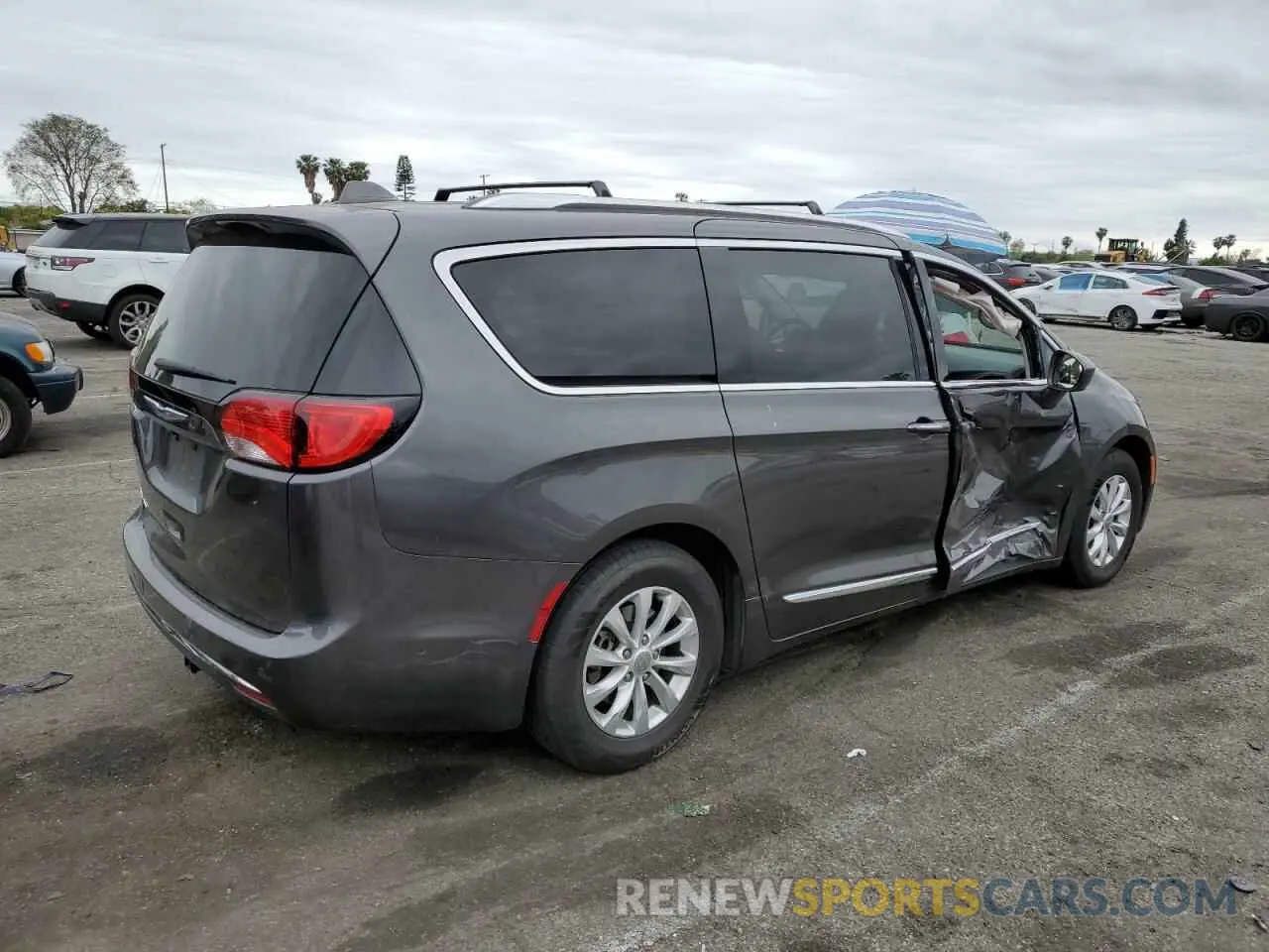 3 fotografías del automóvil dañado 2C4RC1BG2KR627886 CHRYSLER PACIFICA 2019