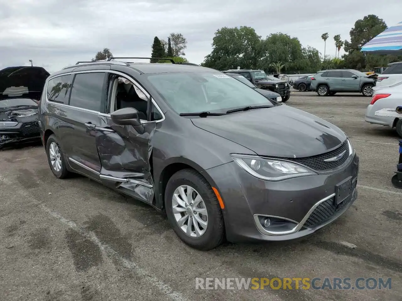 4 fotografías del automóvil dañado 2C4RC1BG2KR627886 CHRYSLER PACIFICA 2019