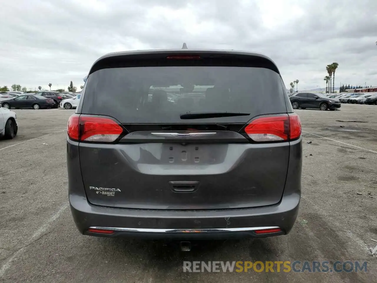 6 fotografías del automóvil dañado 2C4RC1BG2KR627886 CHRYSLER PACIFICA 2019