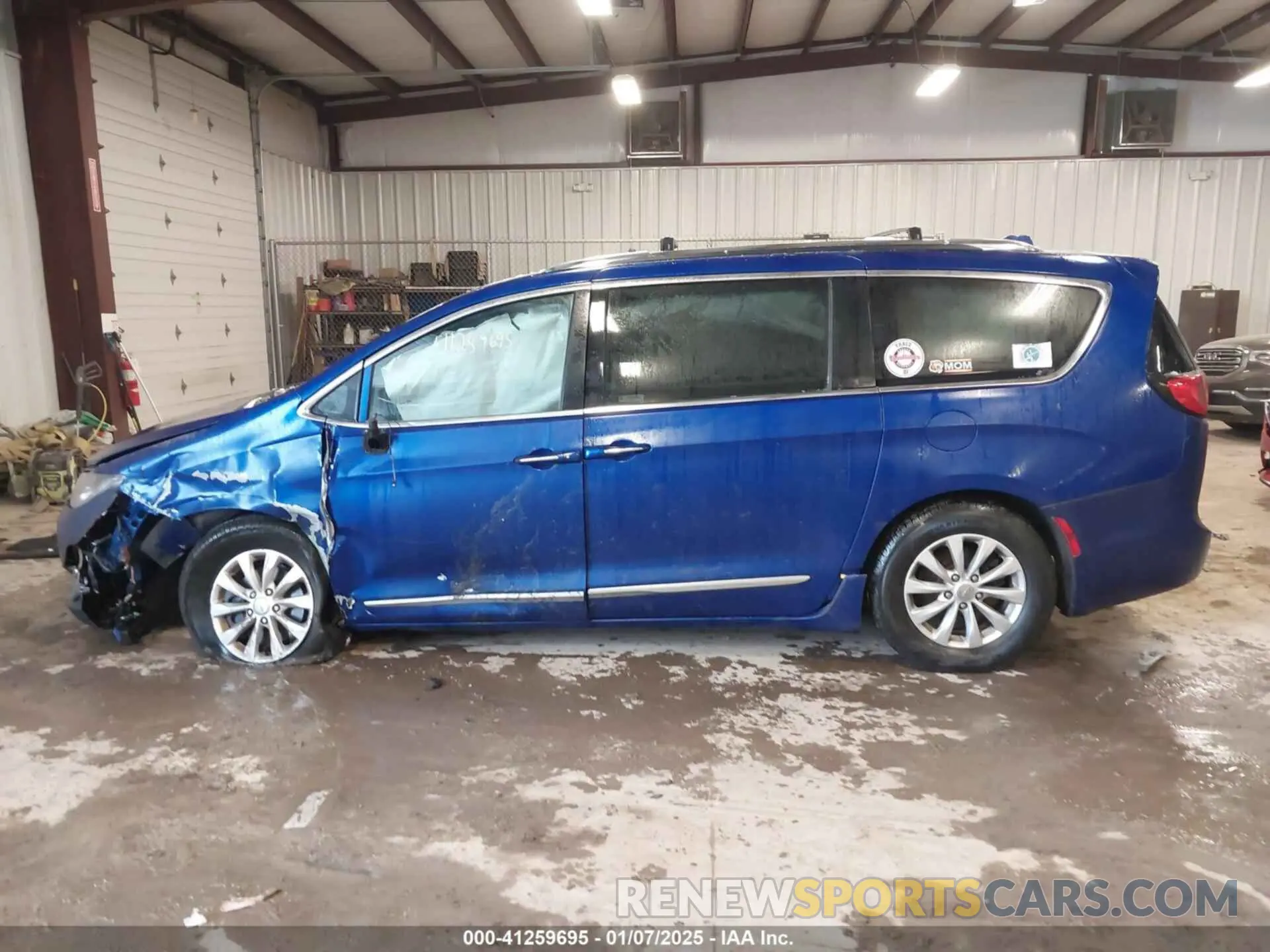 14 fotografías del automóvil dañado 2C4RC1BG3KR589018 CHRYSLER PACIFICA 2019
