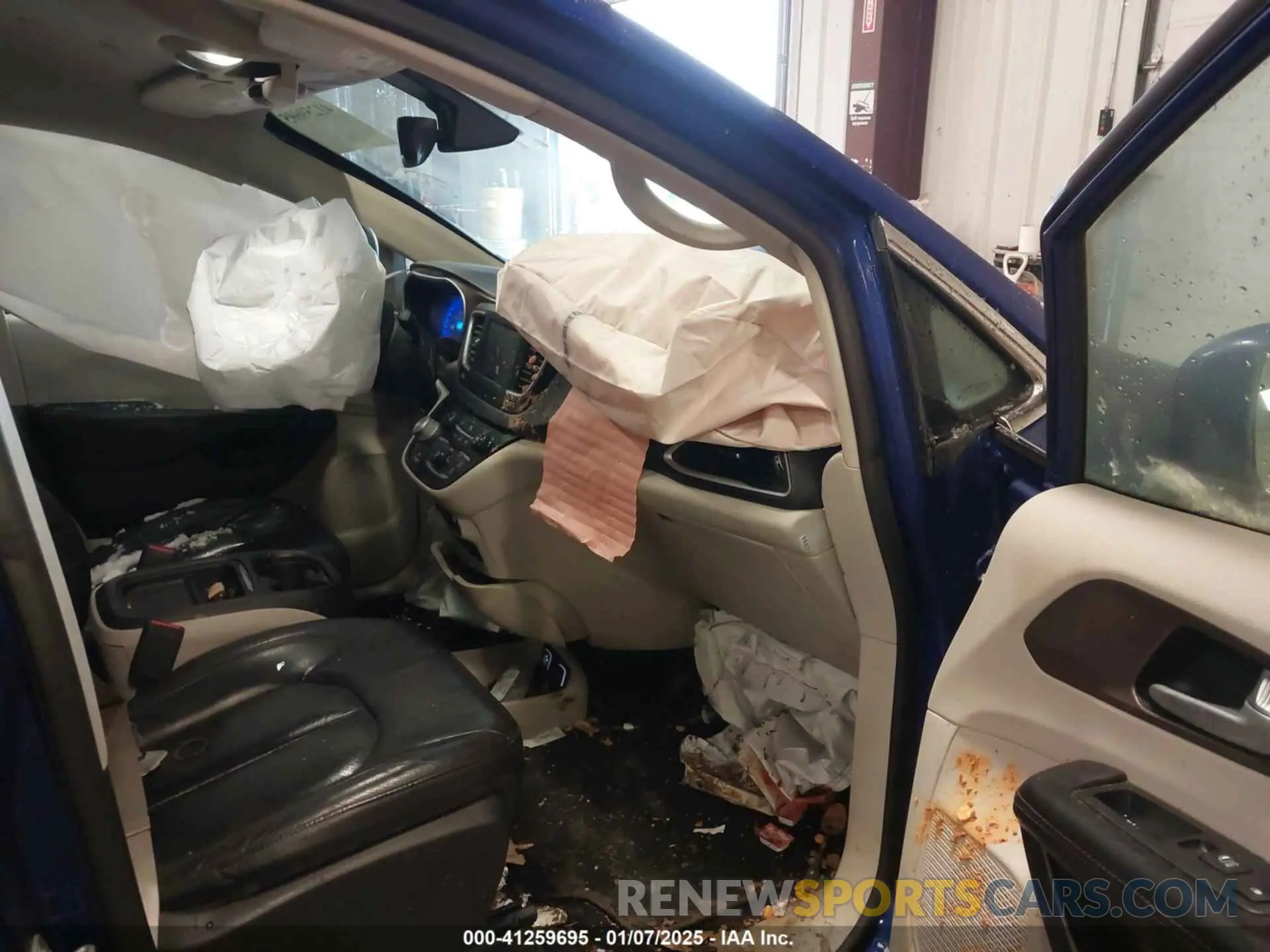 5 fotografías del automóvil dañado 2C4RC1BG3KR589018 CHRYSLER PACIFICA 2019